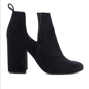 Steve Madden Naomi Suede Cut-Out Booties LIKE NEW